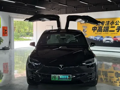 Tesla Model X 2018, 58000 км, за 215000 CNY