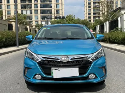 BYD Qin NEV 2016, 88000 км, за 32800 CNY - фото 3