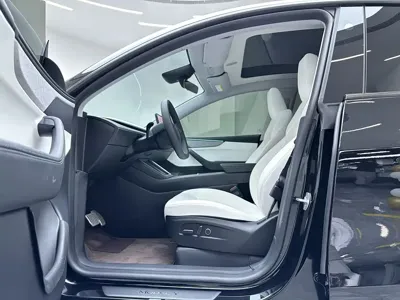 Tesla Model Y 2026, 6000 км, за 276800 CNY - фото 16