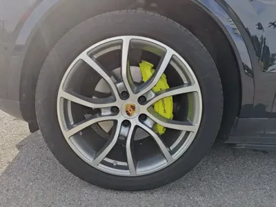 Porsche Cayenne Hybrid 2021, 48000 км, за 388000 CNY - фото 14