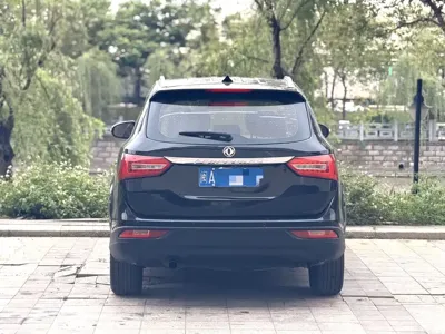 Fengguang Fengguang 580 2017, 90000 км, за 14000 CNY