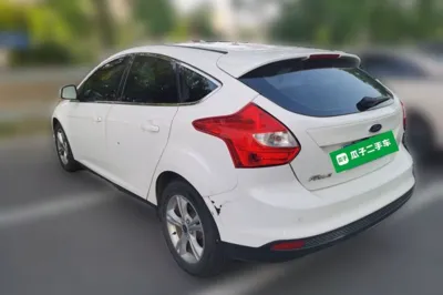Ford Focus 2012, 136900 км, за 22800.39 CNY