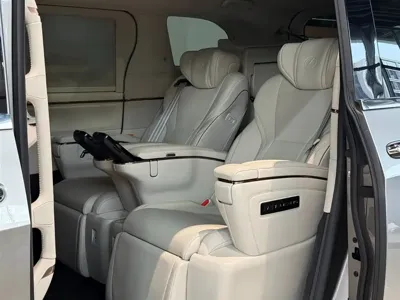 Lexus LM 2026, 4000 км, за 1468600 CNY - фото 16