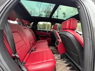 Porsche Cayenne 2021, 28000 км, за 428800 CNY - фото 9