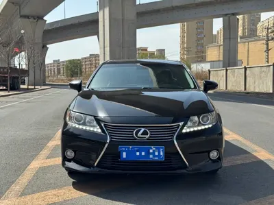Lexus ES 2013, 157000 км, за 59800 CNY