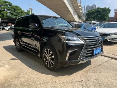 Lexus LX 2019, 180000 км, за 951300 CNY