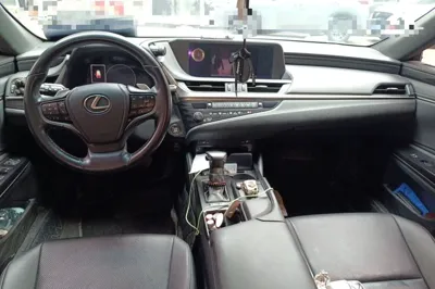 Lexus ES 2018, 94000 км, за 151037.28 CNY - фото 18