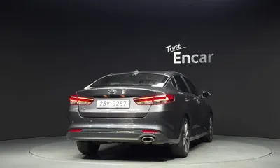 Kia K5 2017, 71973 км, за 10200000 KRW