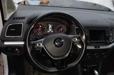 Volkswagen Sharan 2016, 80300 км, за 96660.33 CNY - фото 9