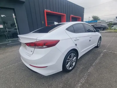 Hyundai Avante 2018, 122169 км, за 8900000 KRW