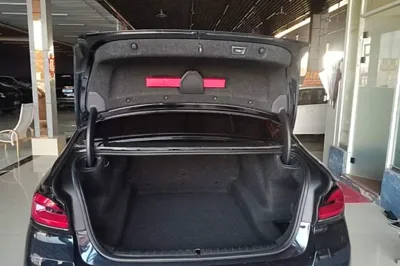 BMW 5 Series 2022, 81300 км, за 237040.47 CNY - фото 7