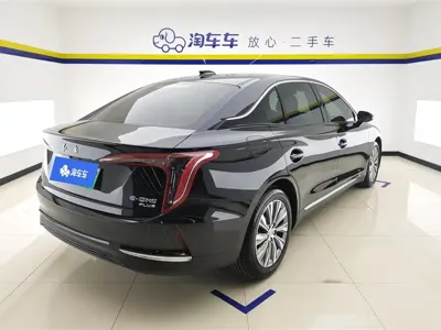 Hongqi Hongqi E-QM5 2023, 22200 км, за 87800 CNY