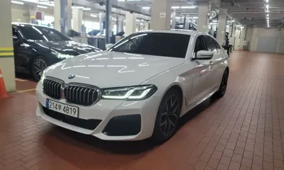 BMW 5-Series · 2021 год