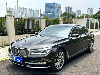 BMW 7 Series · 2018 год