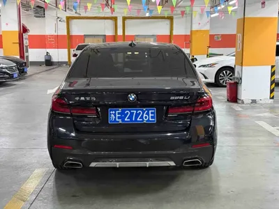 BMW 5 Series 2022, 52000 км, за 175799 CNY - фото 8