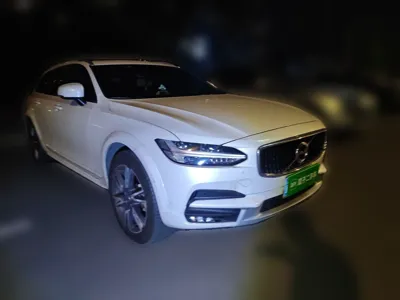 Volvo V90 2020, 97200 км, за 164796.37 CNY