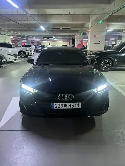 Audi A7 · 2022 год