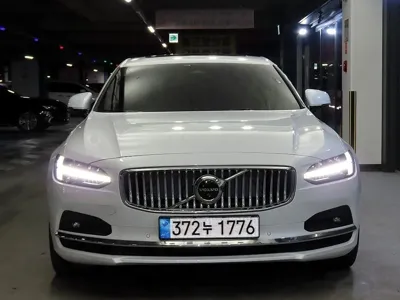 Volvo S90 · 2023 год