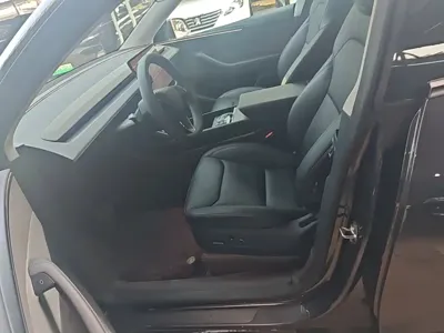 Tesla Model Y 2025, 25299 км, за 223400 CNY - фото 15