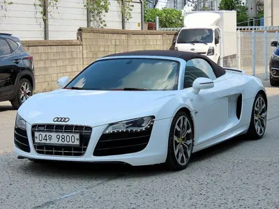 Audi R8 · 2011 год