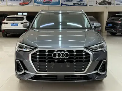 Audi Q3 2023, 27000 км, за 225799 CNY