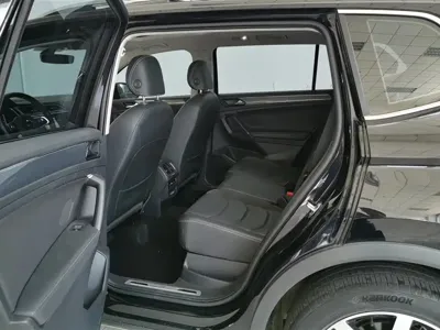 Volkswagen Tiguan L 2021, 52500 км, за 103800 CNY - фото 11
