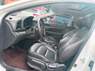 Hyundai Elantra 2019, 98000 км, за 43800 CNY - фото 8