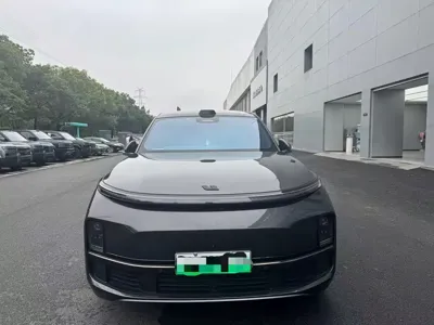 Li Auto Li L8 2023, 40000 км, за 128000 CNY