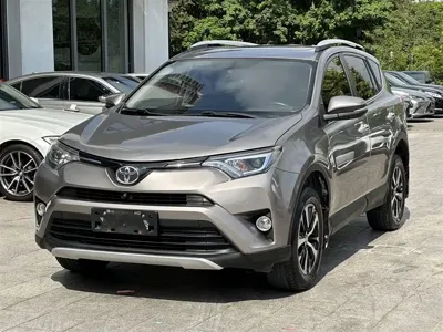 Toyota RAV4 · 2017 год