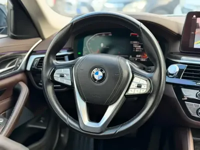 BMW 5 Series 2021, 54000 км, за 168800 CNY