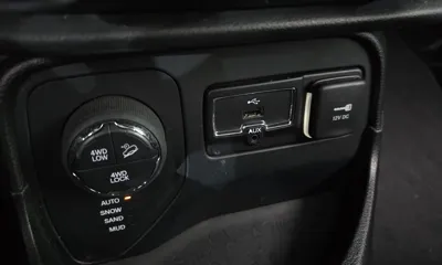 Jeep Renegade 2017, 107477 км, за 8990000 KRW - фото 12