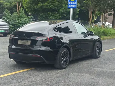 Tesla Model Y 2022, 92000 км, за 138000 CNY