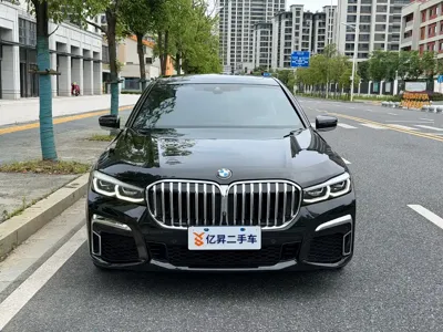 BMW 7 Series 2021, 64000 км, за 335000 CNY