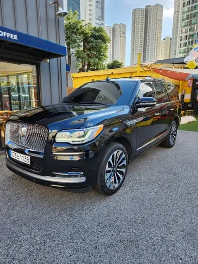 Lincoln Navigator 2022, 37000 км, за 95470000 KRW
