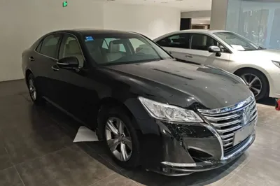 Toyota Crown 2015, 119300 км, за 115114.08 CNY