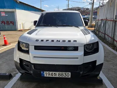 Land Rover Defender · 2023 год