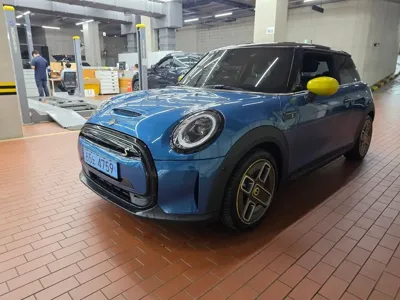 MINI Cooper 2024, 29845 км, за 27000000 KRW
