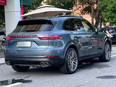 Porsche Cayenne 2018, 125000 км, за 293000 CNY