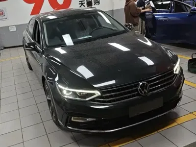 Volkswagen Magotan 2023, 53000 км, за 109800 CNY
