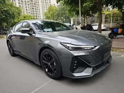 Changan UNI-V 2023, 20000 км, за 53800 CNY