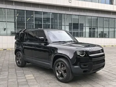 Land Rover Defender 2020, 83000 км, за 438000 CNY
