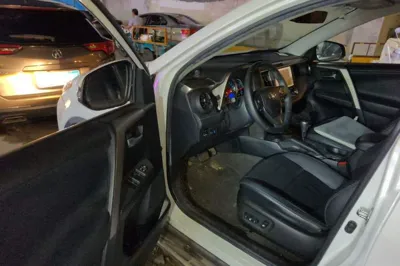 Toyota RAV4 2015, 97400 км, за 48625.87 CNY - фото 16