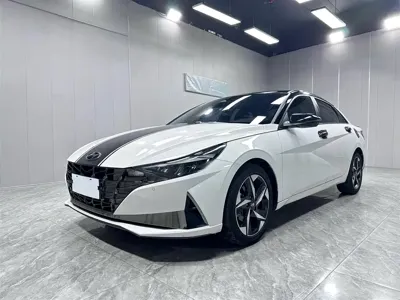 Hyundai Elantra · 2023 год