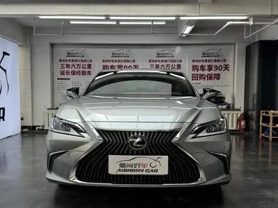 Lexus ES 2019, 55000 км, за 139800 CNY