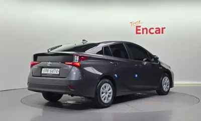 Toyota Prius 2019, 63800 км, за 17900000 KRW