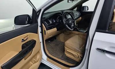 Kia Canival 2019, 155868 км, за 10800000 KRW - фото 10