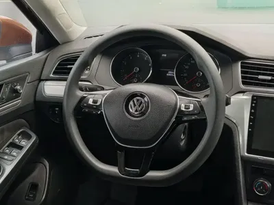 Volkswagen Lamando 2017, 88800 км, за 36800 CNY - фото 6