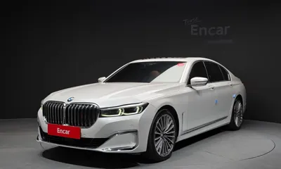 BMW 7-Series · 2021 год