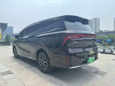 Fengxing Xinghai V9 2025, 40000 км, за 132800 CNY