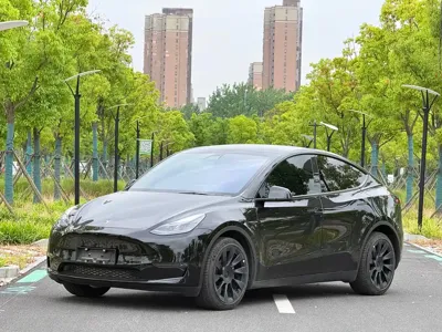 Tesla Model Y 2023, 60000 км, за 168000 CNY - фото 1